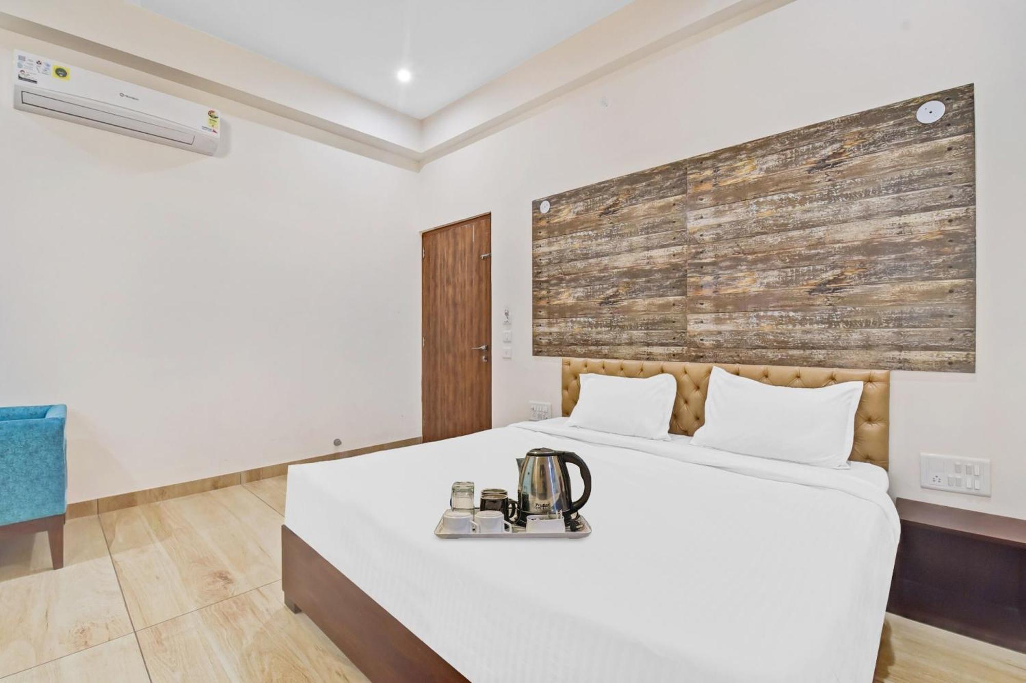 O Amrapali Hotel 4*