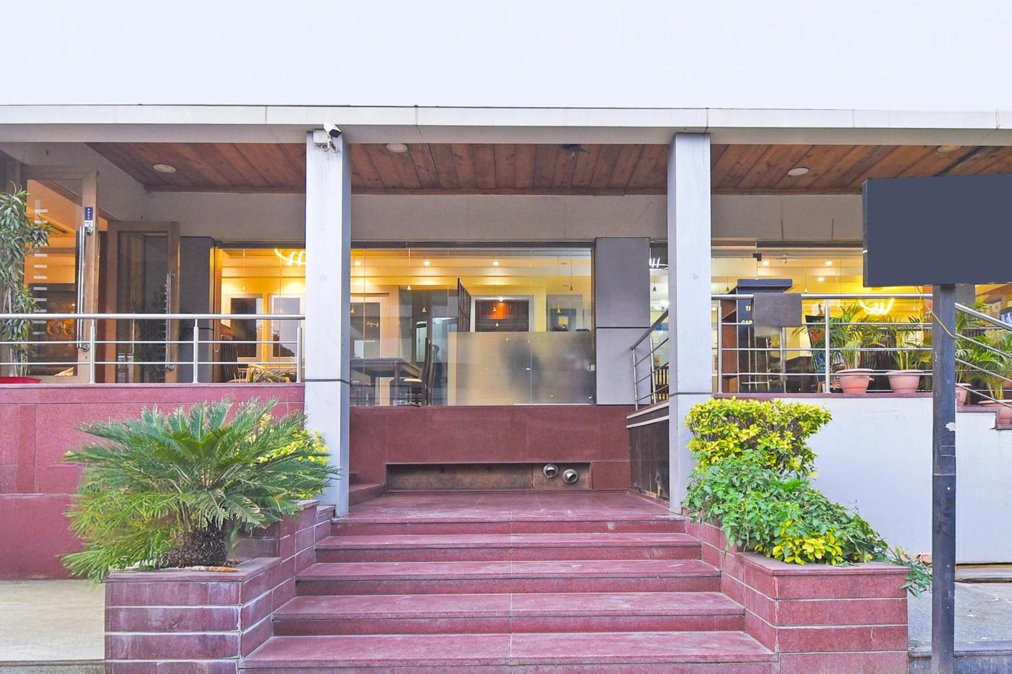 Super Townhouse Jln Marg Formerly Ritz Residency Hotel