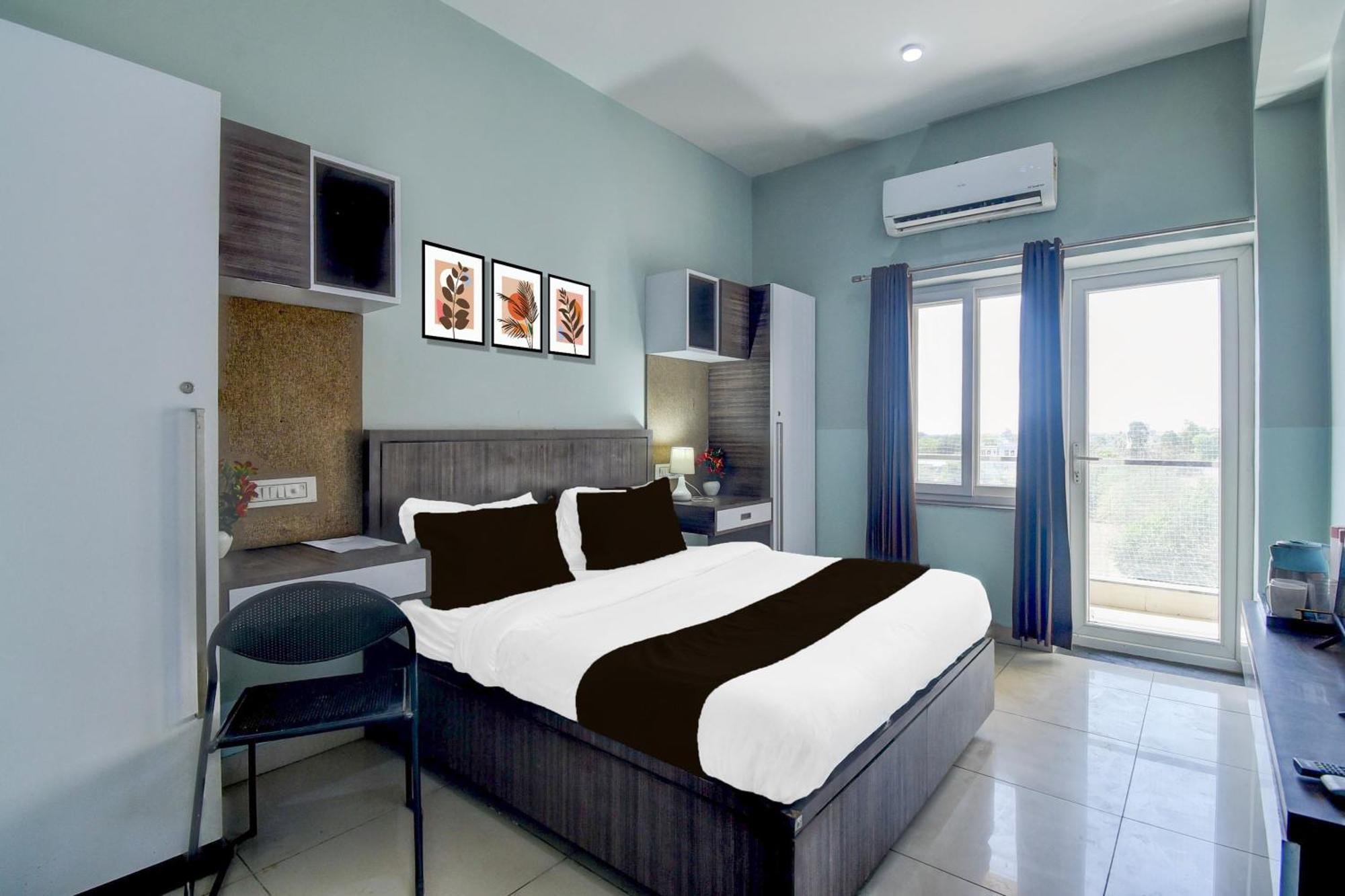 O Dahmi Kalan Near Manipal Hotel 3*