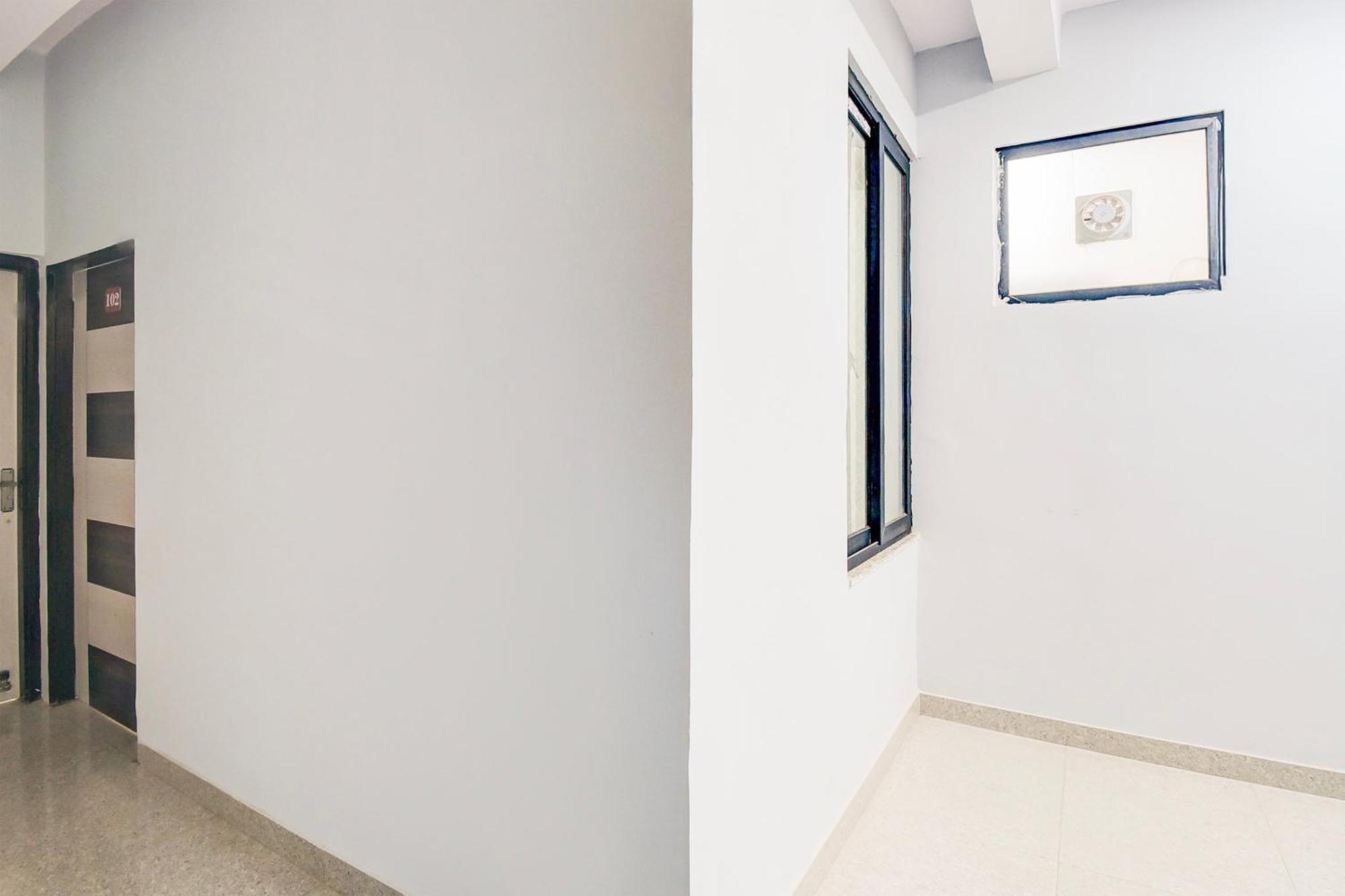 Hotel Collection O Pratapnagar Sector 16 *