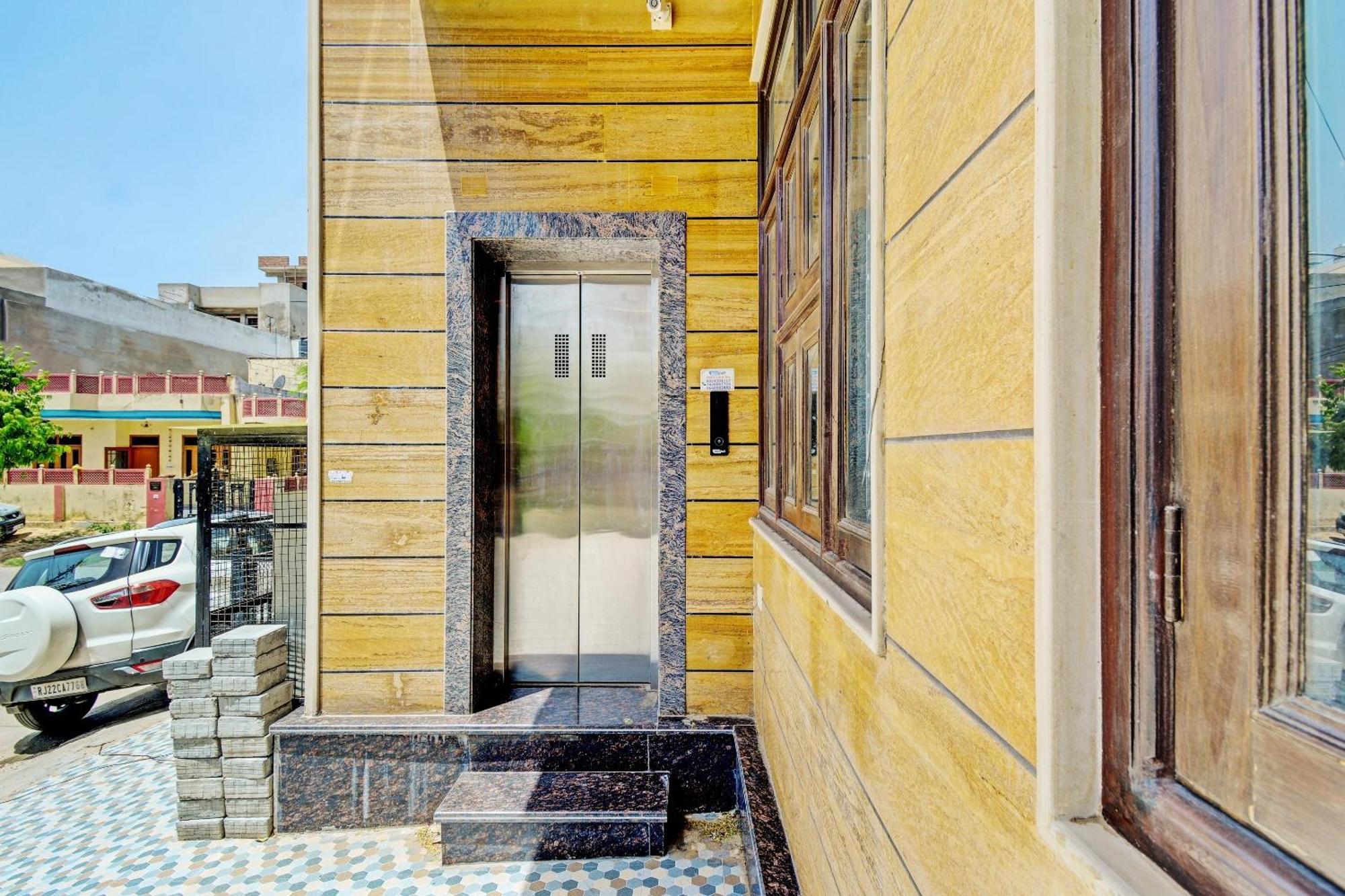 Collection O Tejesvi Hotel 4*
