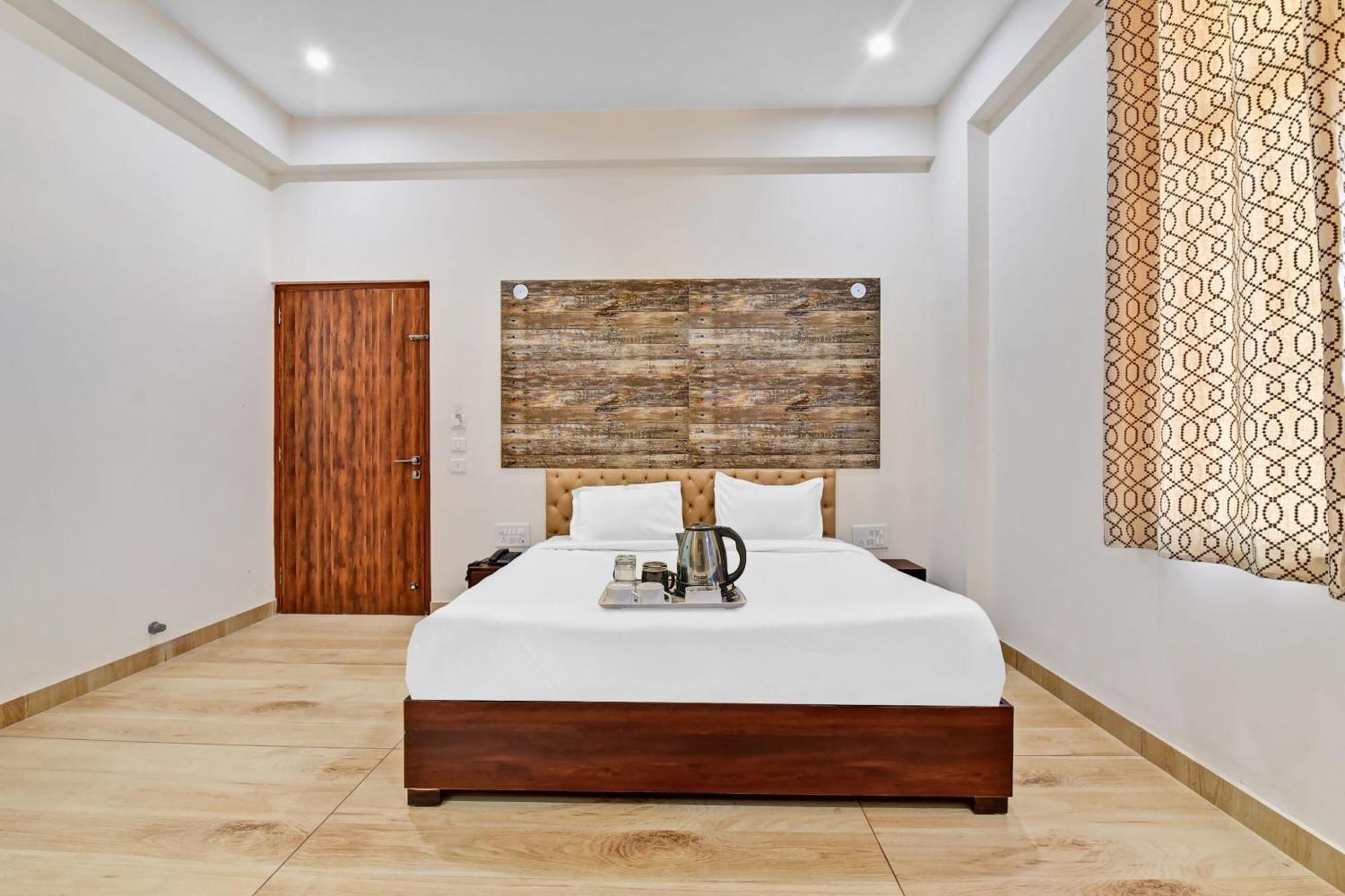 Hotel O Amrapali 4*
