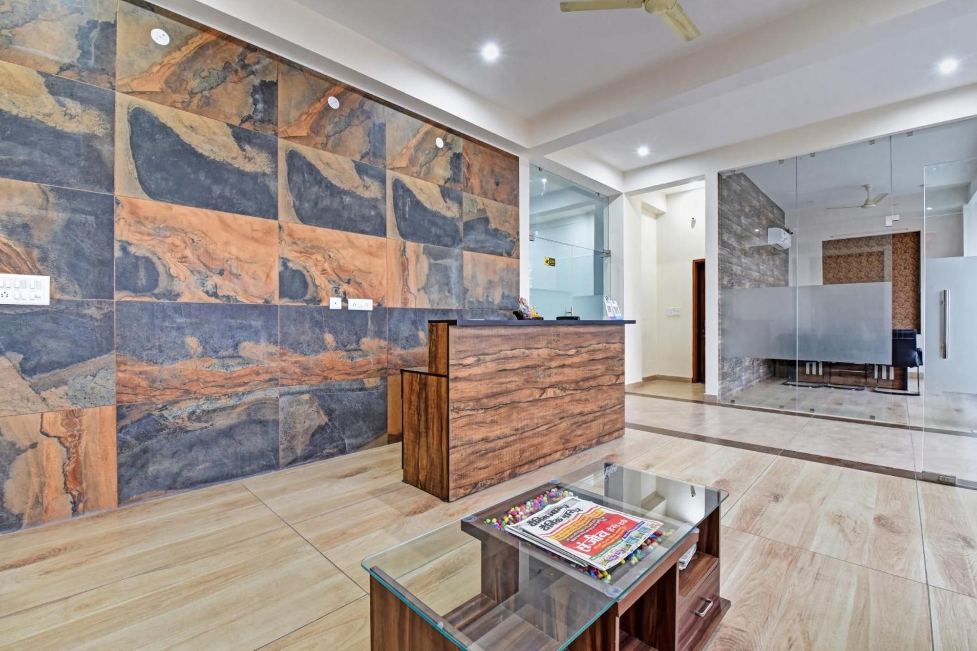 O Amrapali Hotel 4*