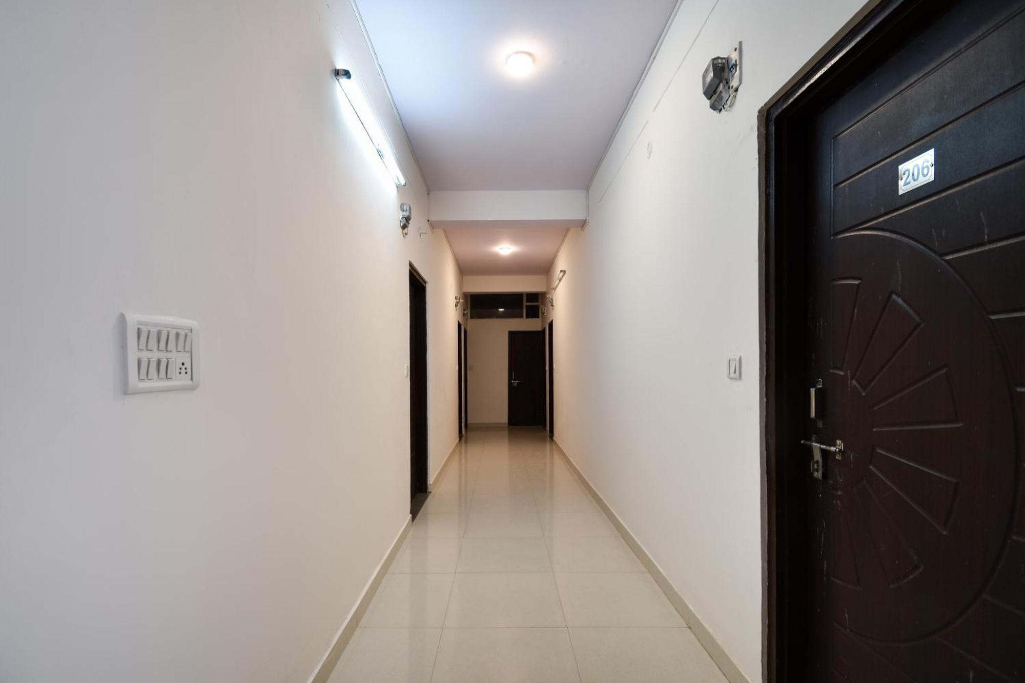 O Rj 21-18 Hotel Jaipur