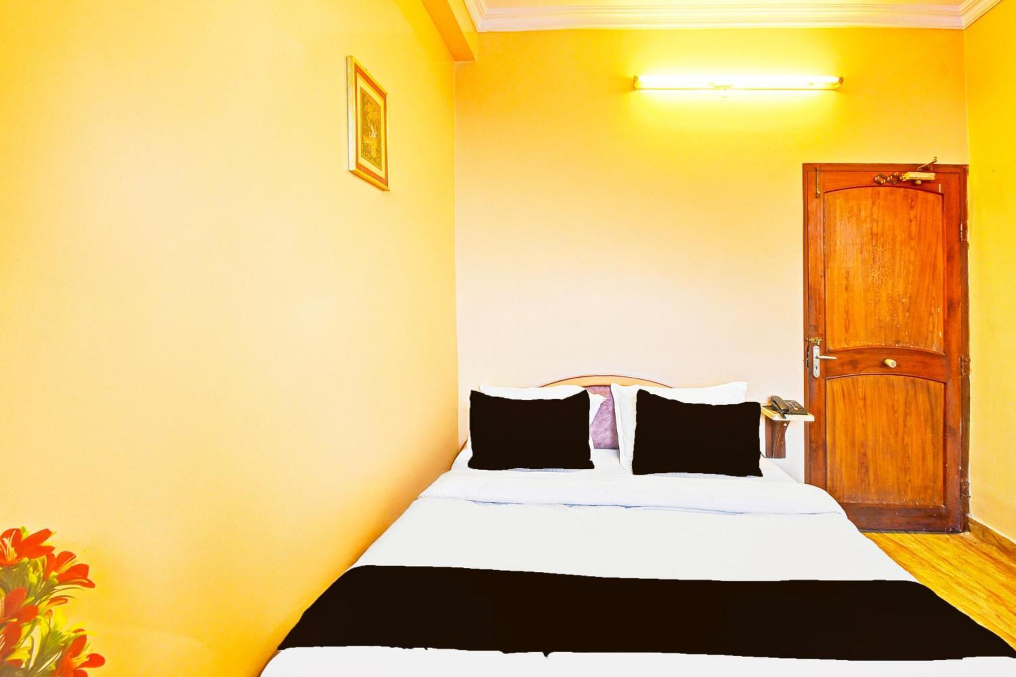 Hotel Super Collection O Hathroi Market Near Dhuleshwar Garden Formerly Rishi Jaipur