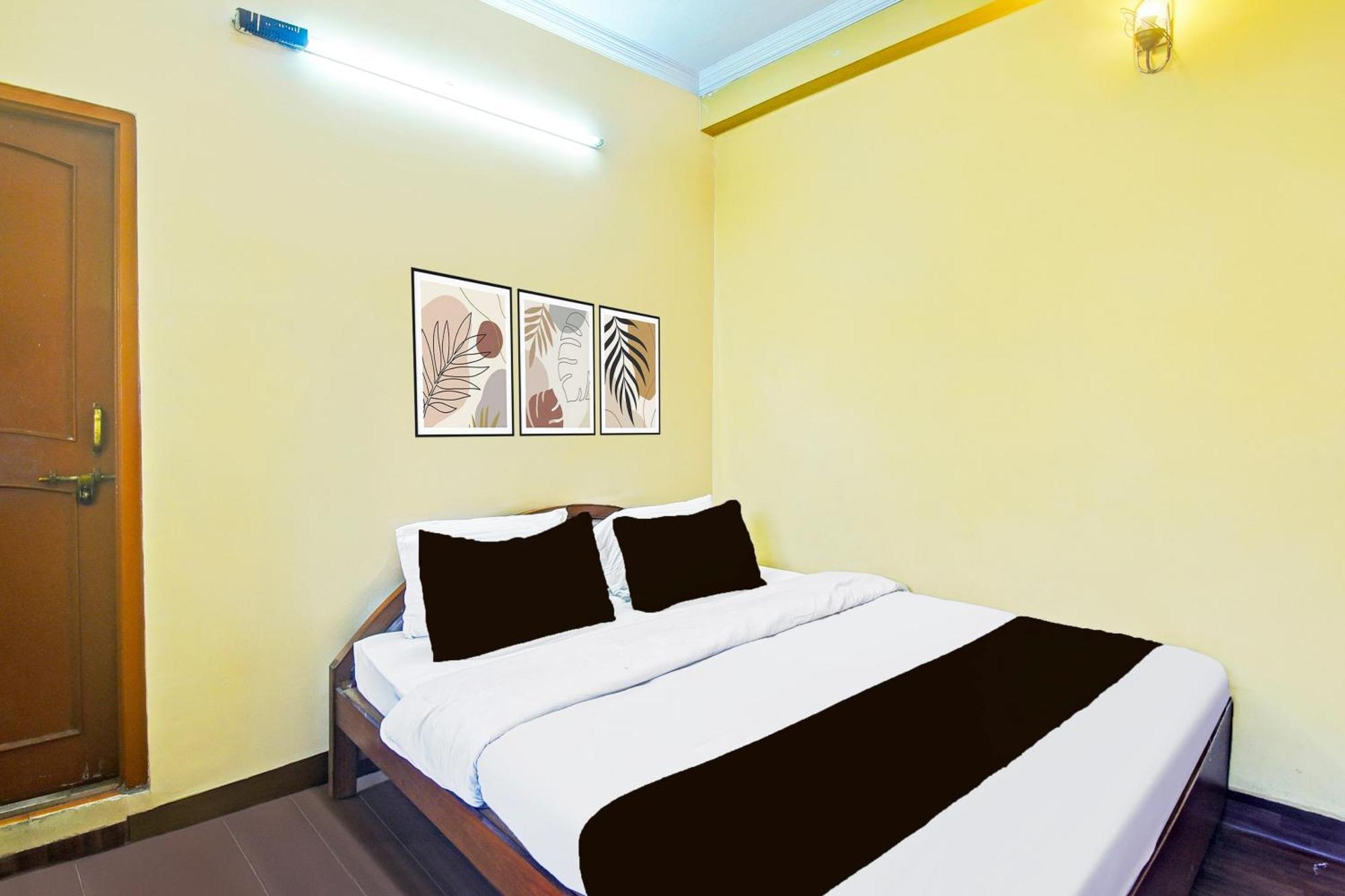 Hotel Super Collection O Hathroi Market Near Dhuleshwar Garden Formerly Rishi Jaipur