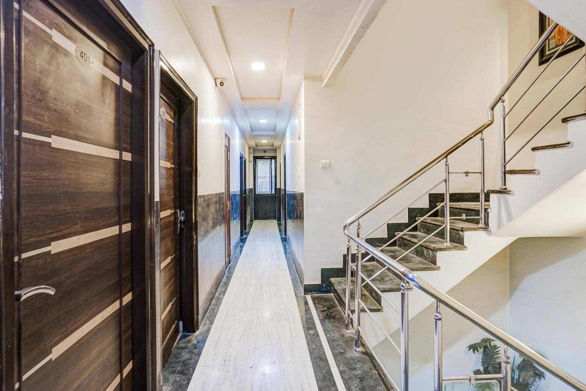Hotel Super Collection O Sindhi Camp Formerly Abhinandan Jaipur