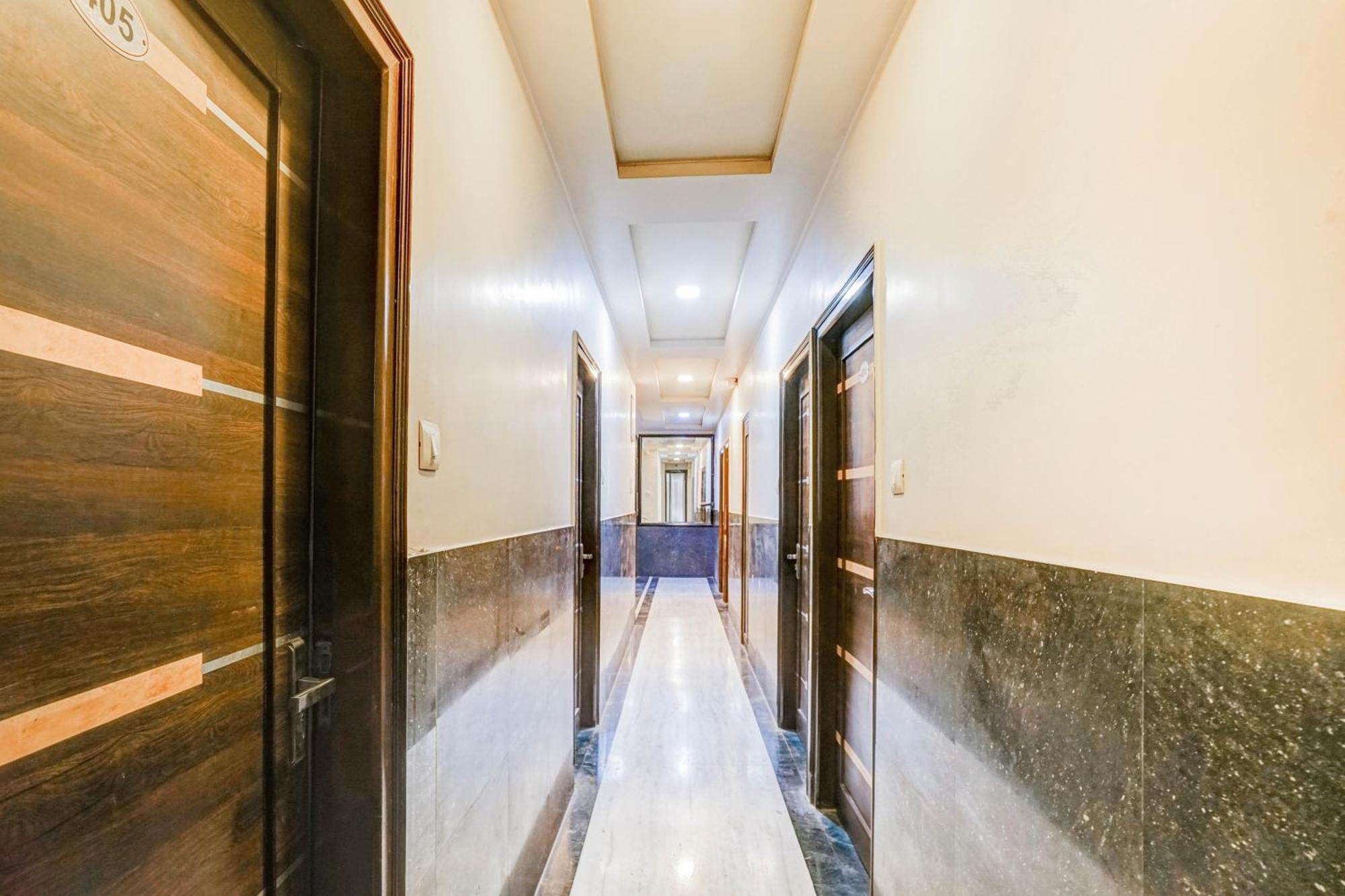 Hotel Super Collection O Sindhi Camp Formerly Abhinandan Jaipur