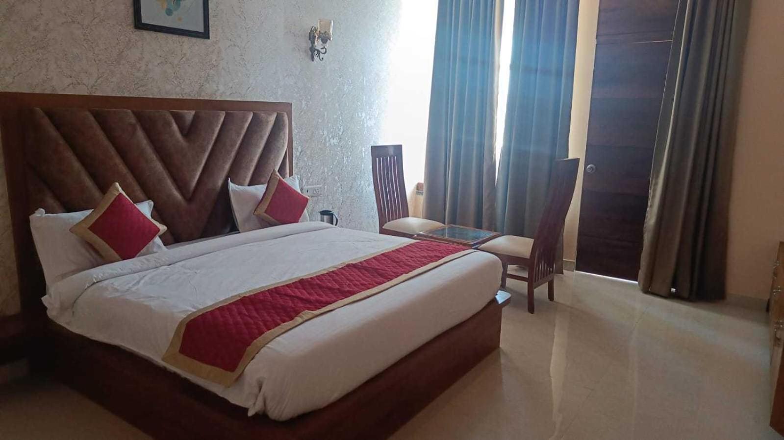 Super Townhouse Jagatpura Jnu Formerly Narayan Hotel 4*