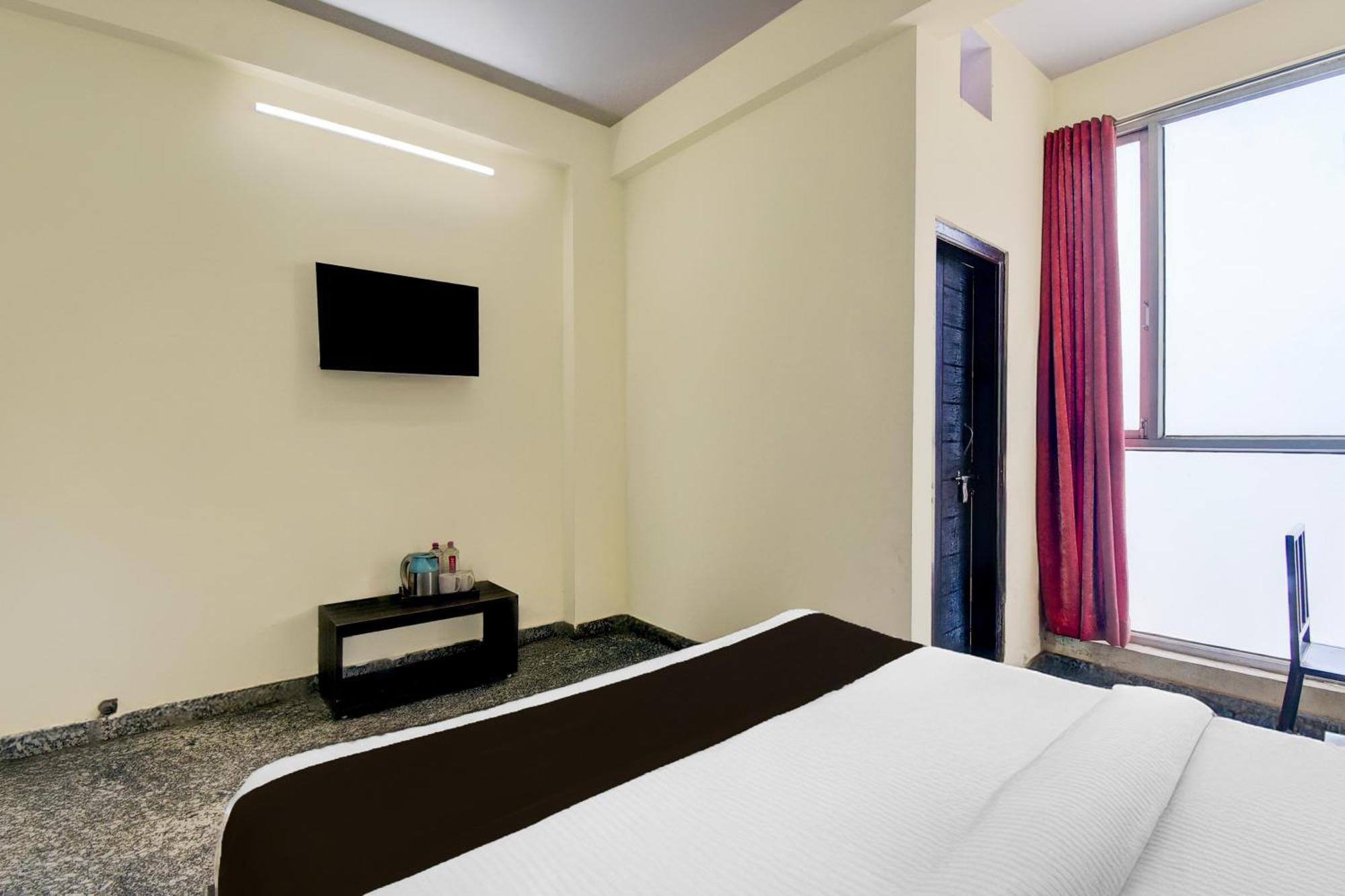 Hotel Collection O Patel Marg Near Cheelgadi Restaurant