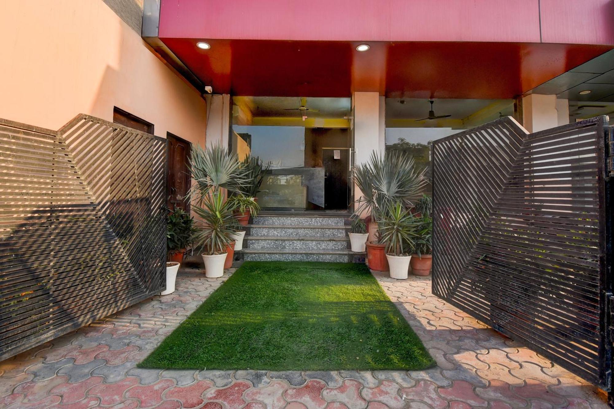 Collection O Patel Marg Near Cheelgadi Restaurant * Jaipur