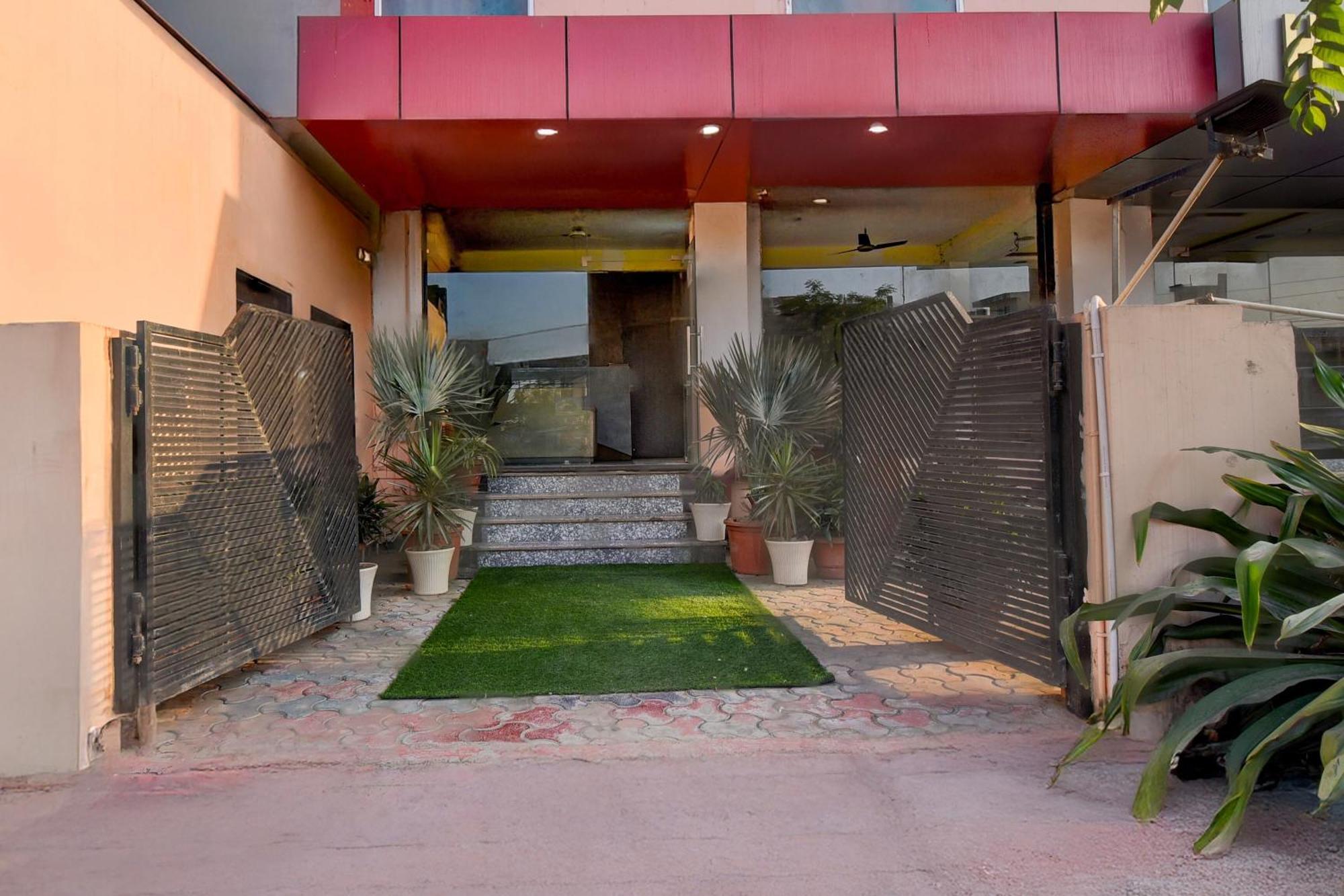Collection O Patel Marg Near Cheelgadi Restaurant Hotel Jaipur