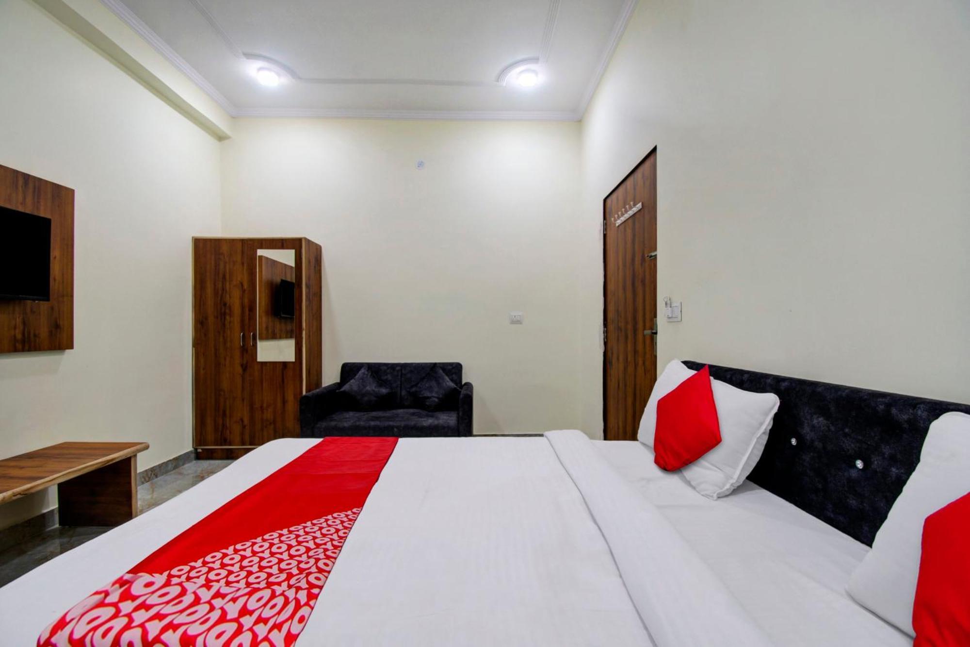 Hotel O Moon Mahal Jaipur