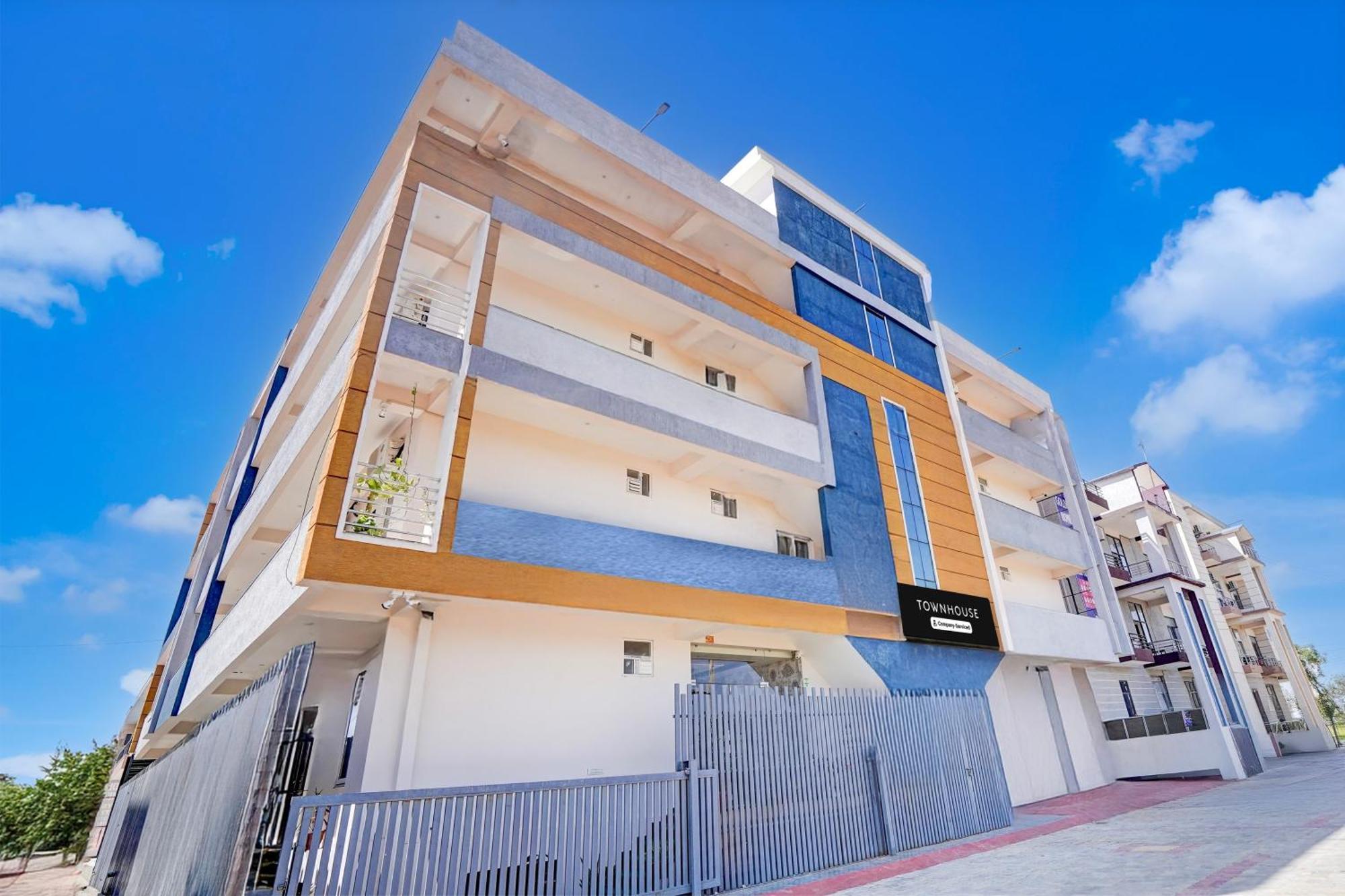 Hotel Super Townhouse Vasundra Nagar Formerly Joystel *