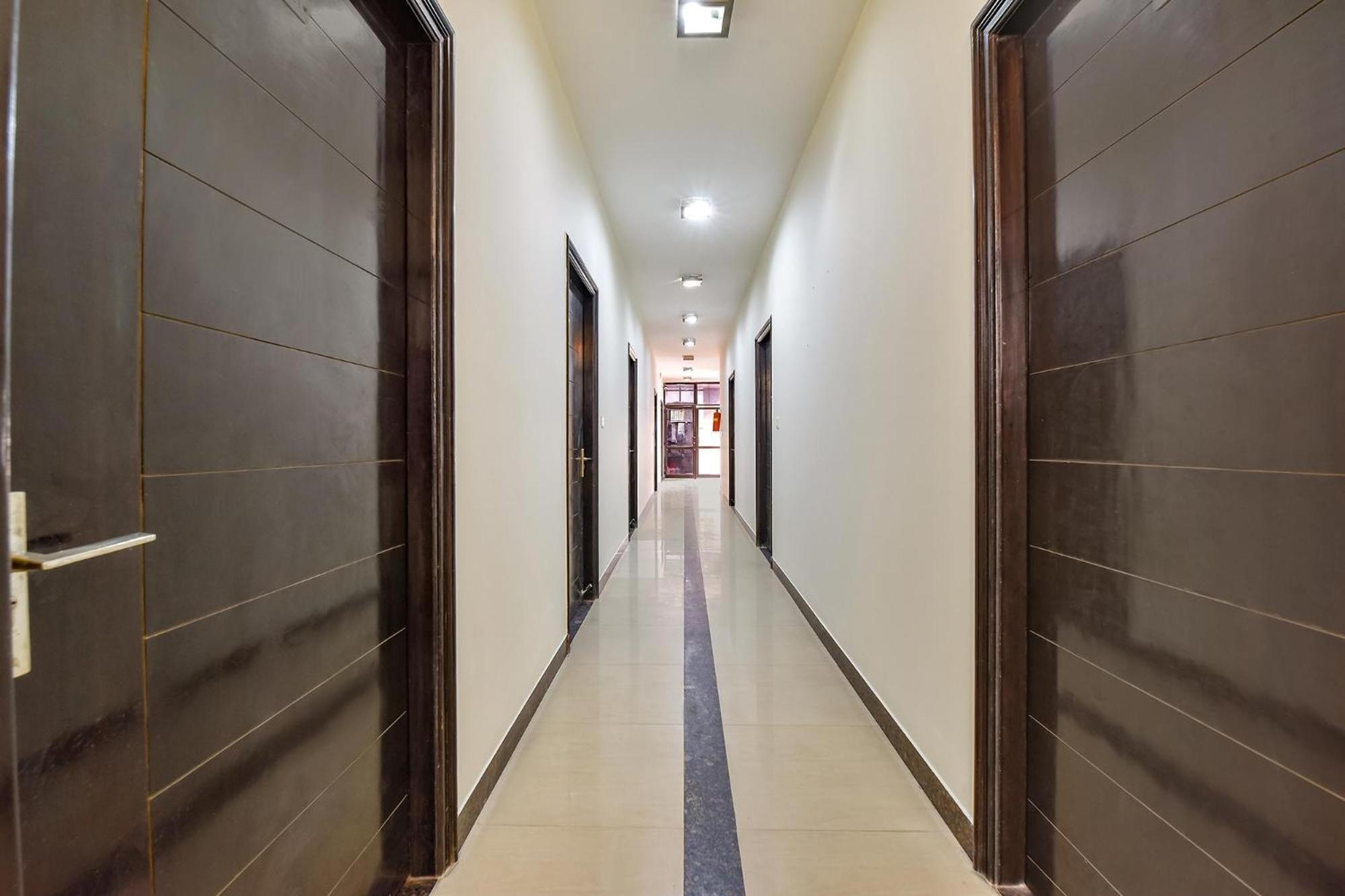 Hotel Fabhotel Rushank Residency 3*