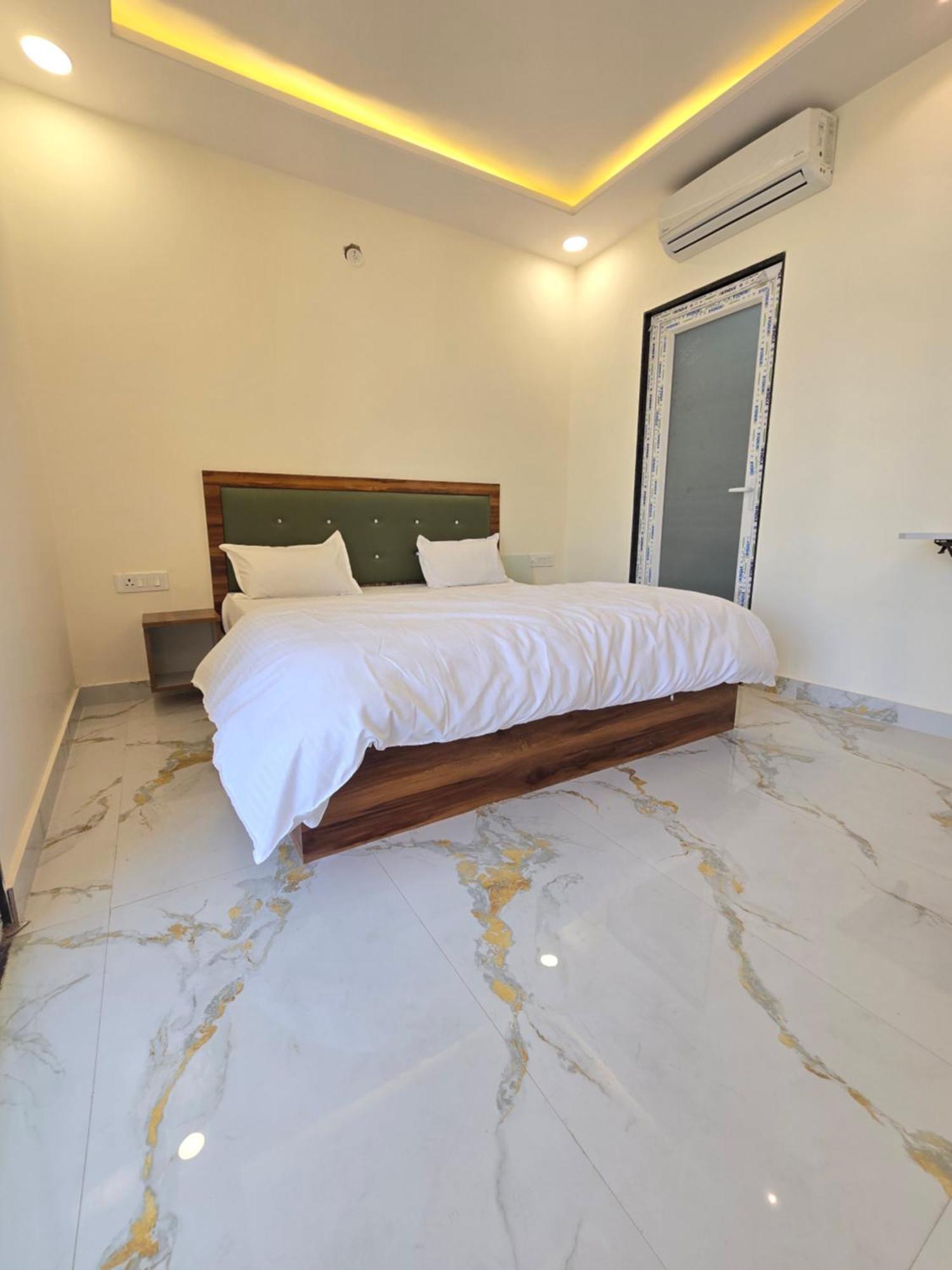 Hotel Saffron