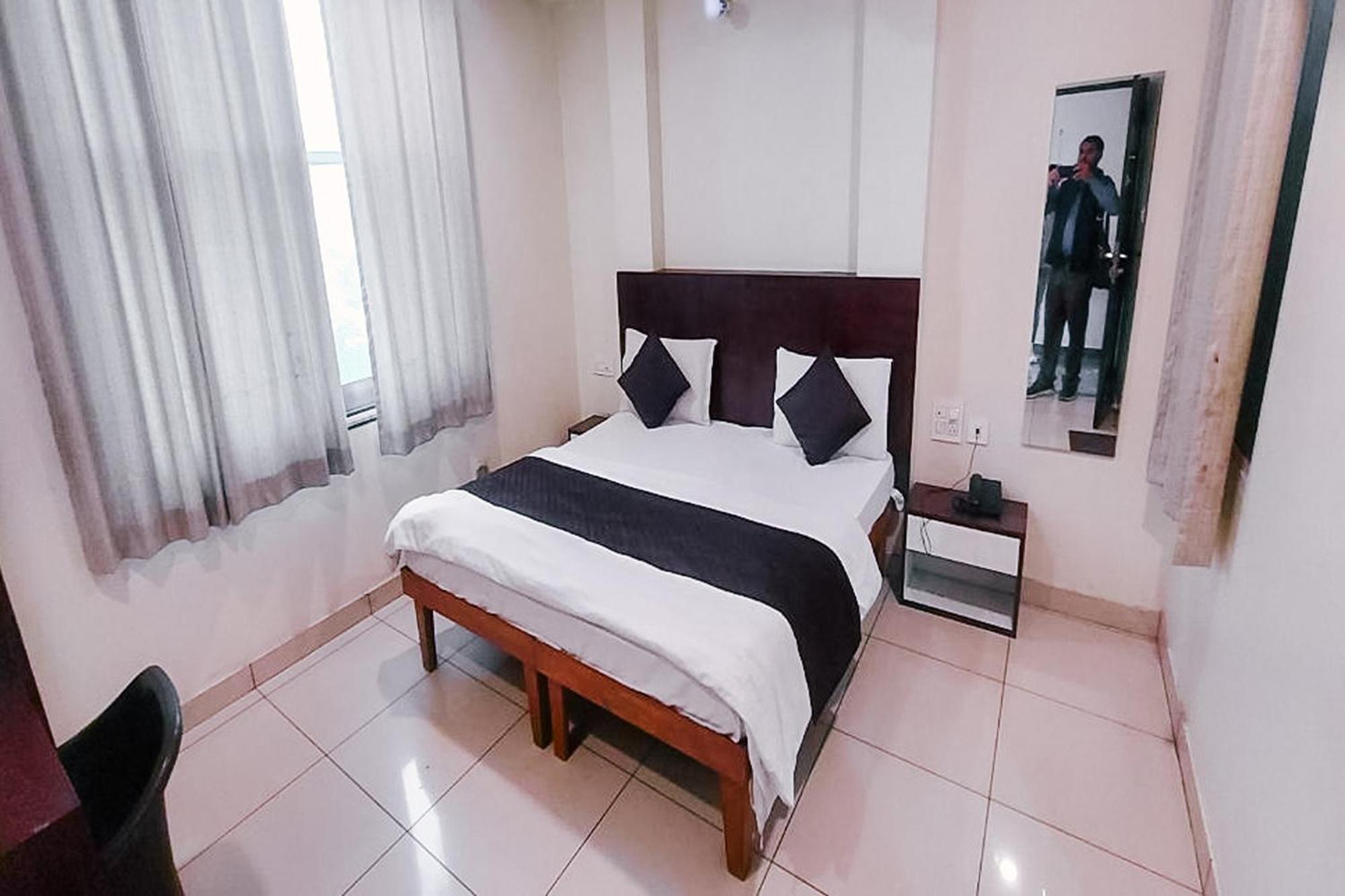 Rashika Palace Near Sindhi Camp Bus Stand, Hotel Jaipur