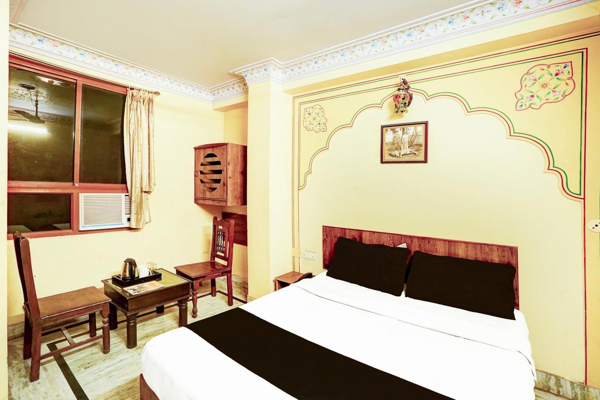Hotel Collection O Gangapole Amer Road Formerly Rewa Garh