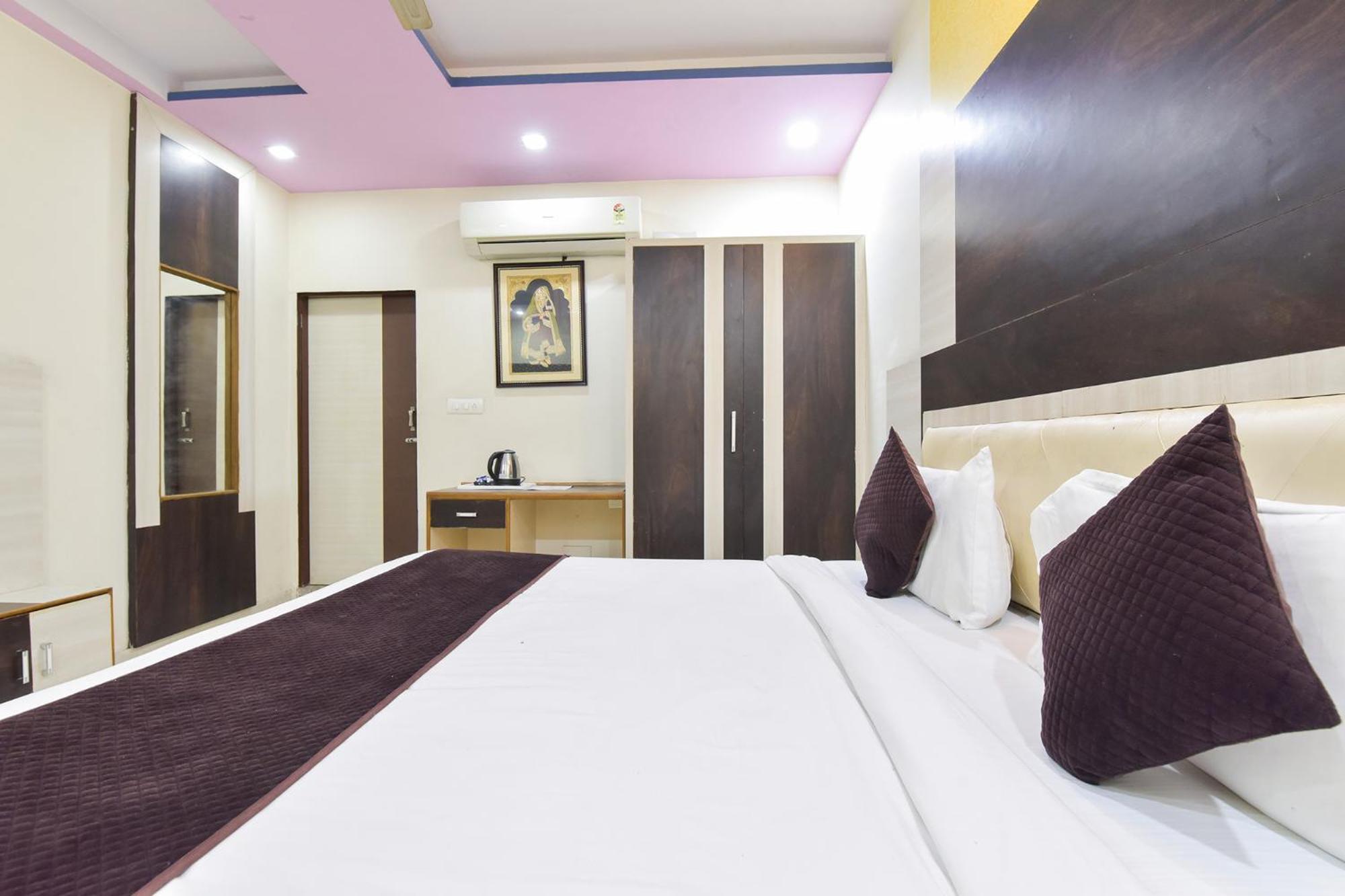 Fabhotel Airport View Hotel