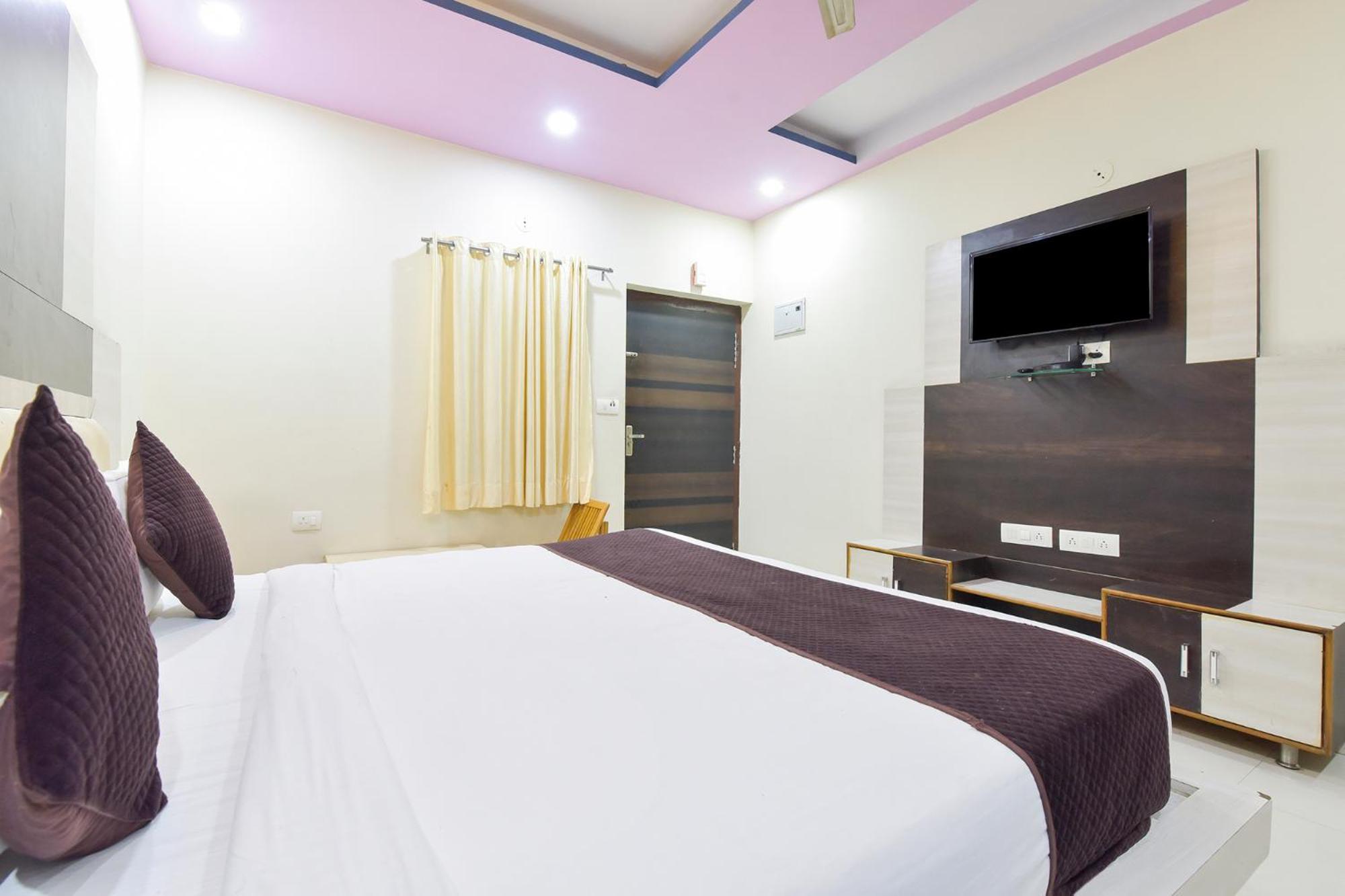 Fabhotel Airport View Hotel