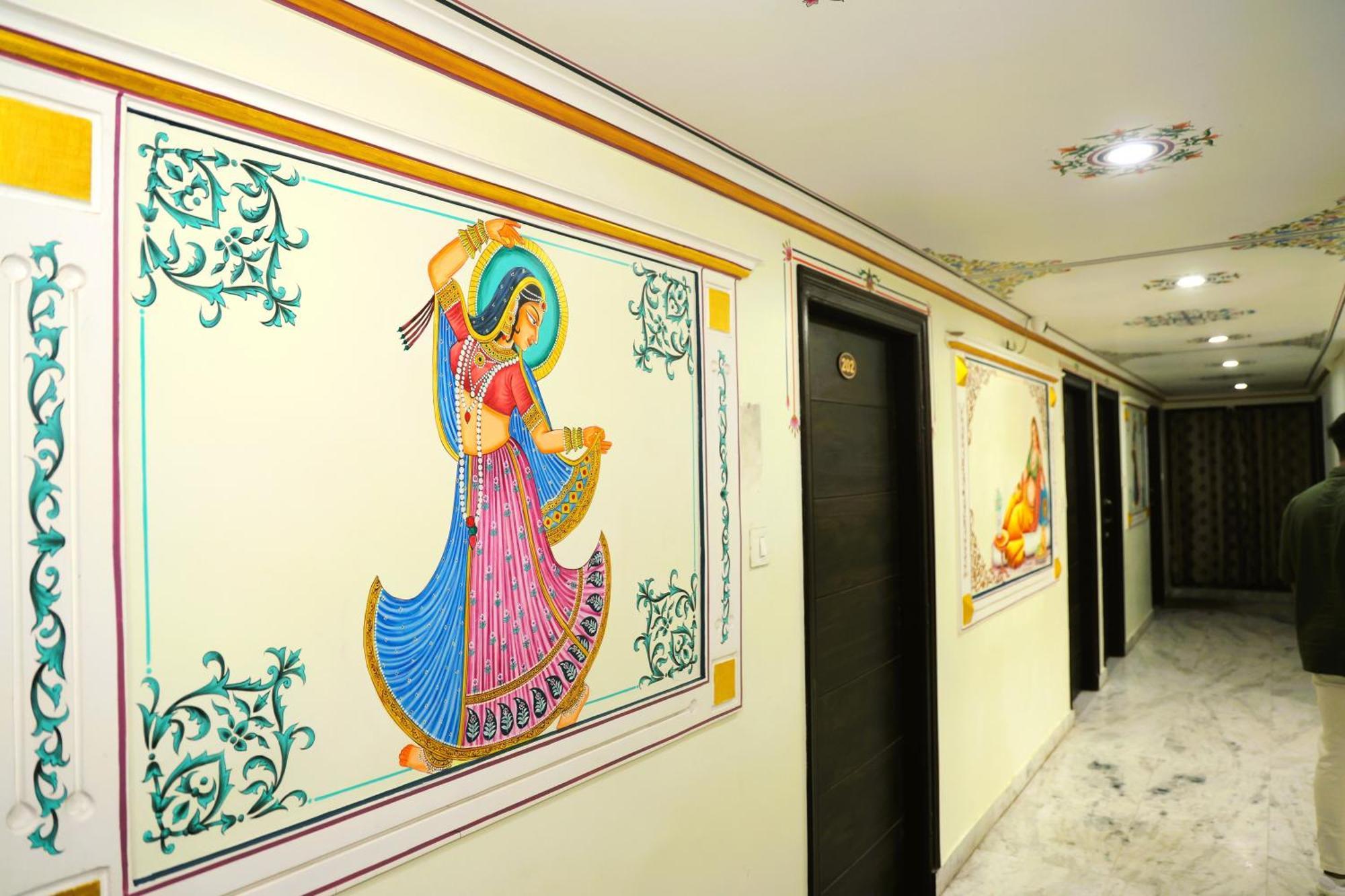 Pulse Inn- Near Train Station Hotel 3*