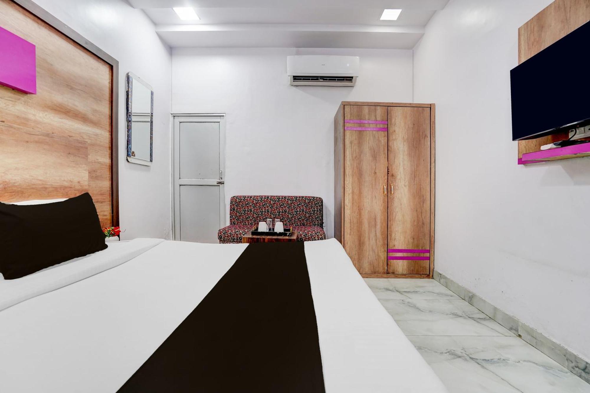 Townhouse Oak Railway Station Road Formerly Rawat * Jaipur