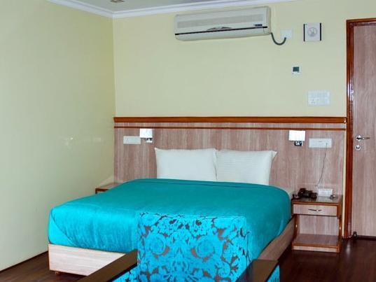 Goyal Palace Hotel