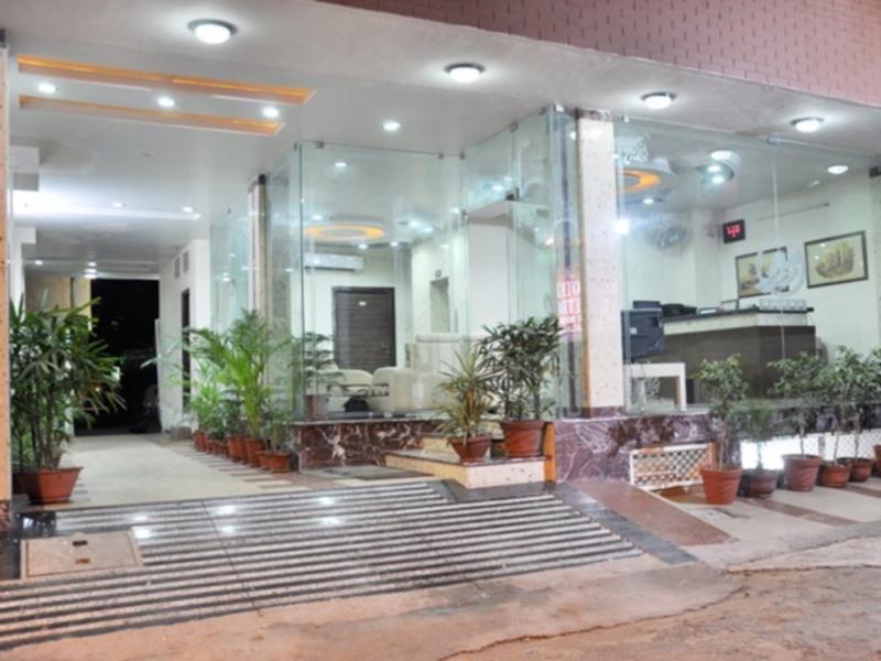 Metro 2* Jaipur