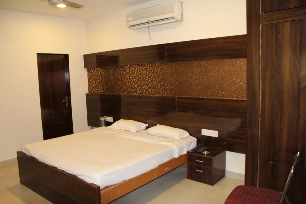 Crown Plaza 2*