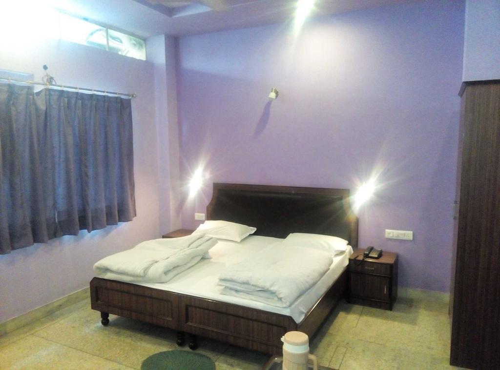 Bed & Breakfast Shri Kalyan Residency *