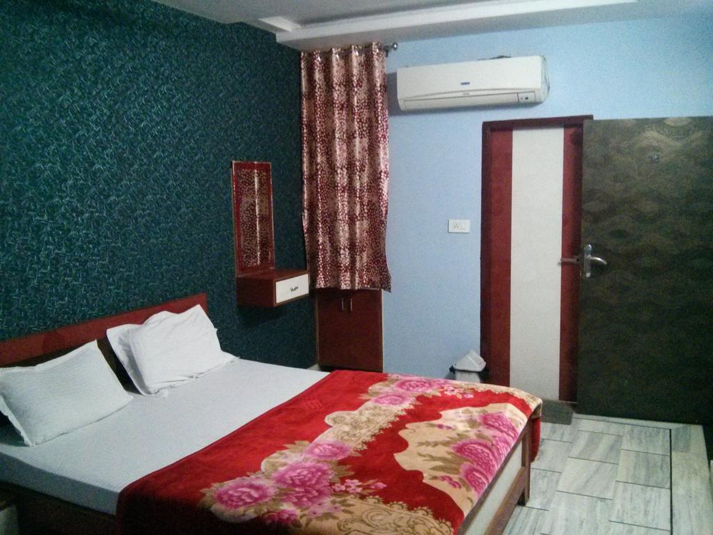Rathi Inn *