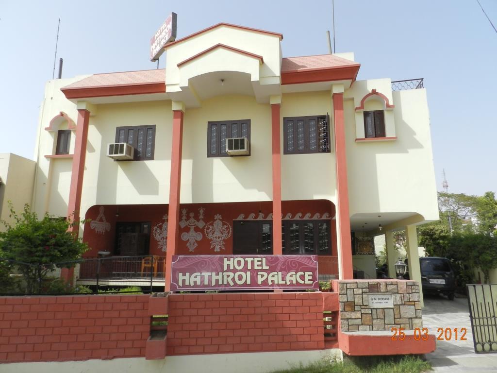 Hathroi Palace Hotel