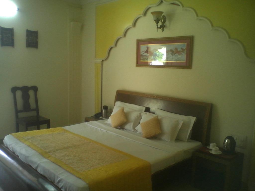 Roshan Haveli Hotel