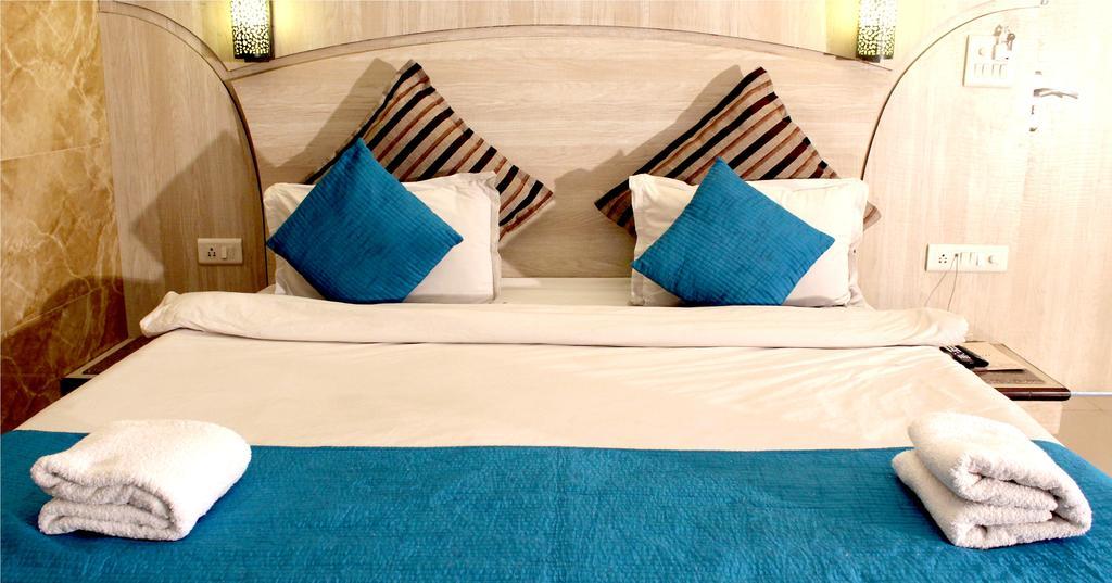 Hotel Crown 3*
