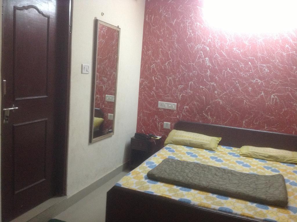 Kamal Kunj Hotel *
