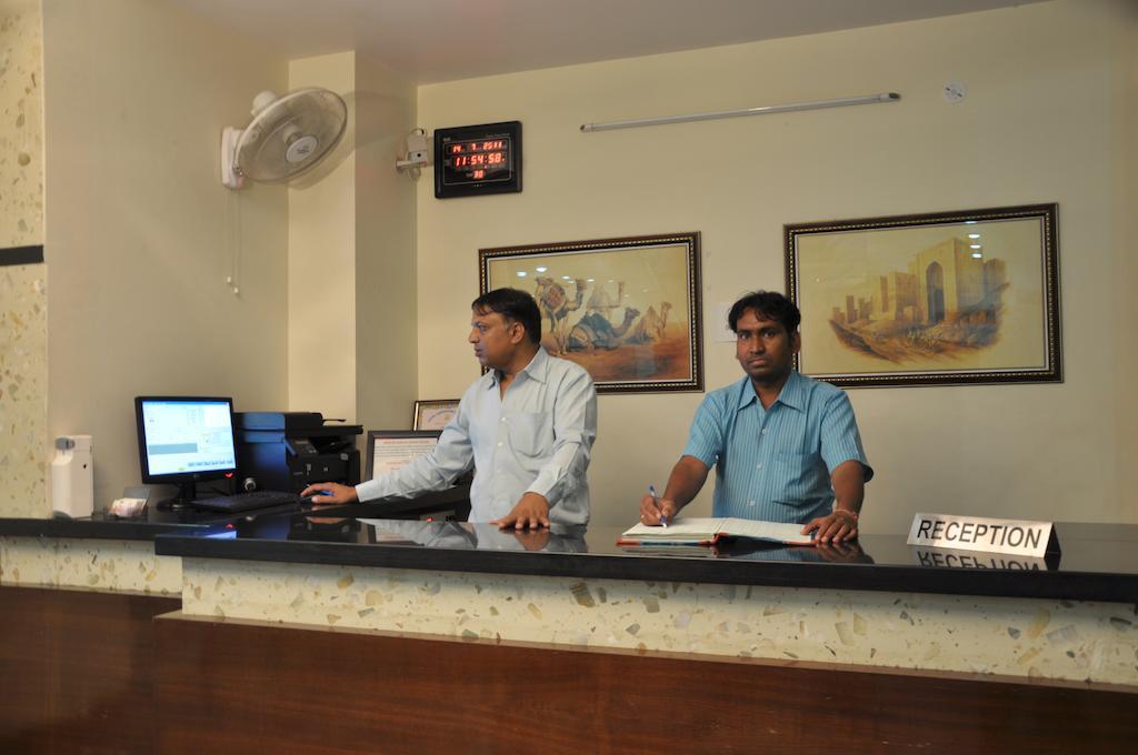 Metro Hotel 2*