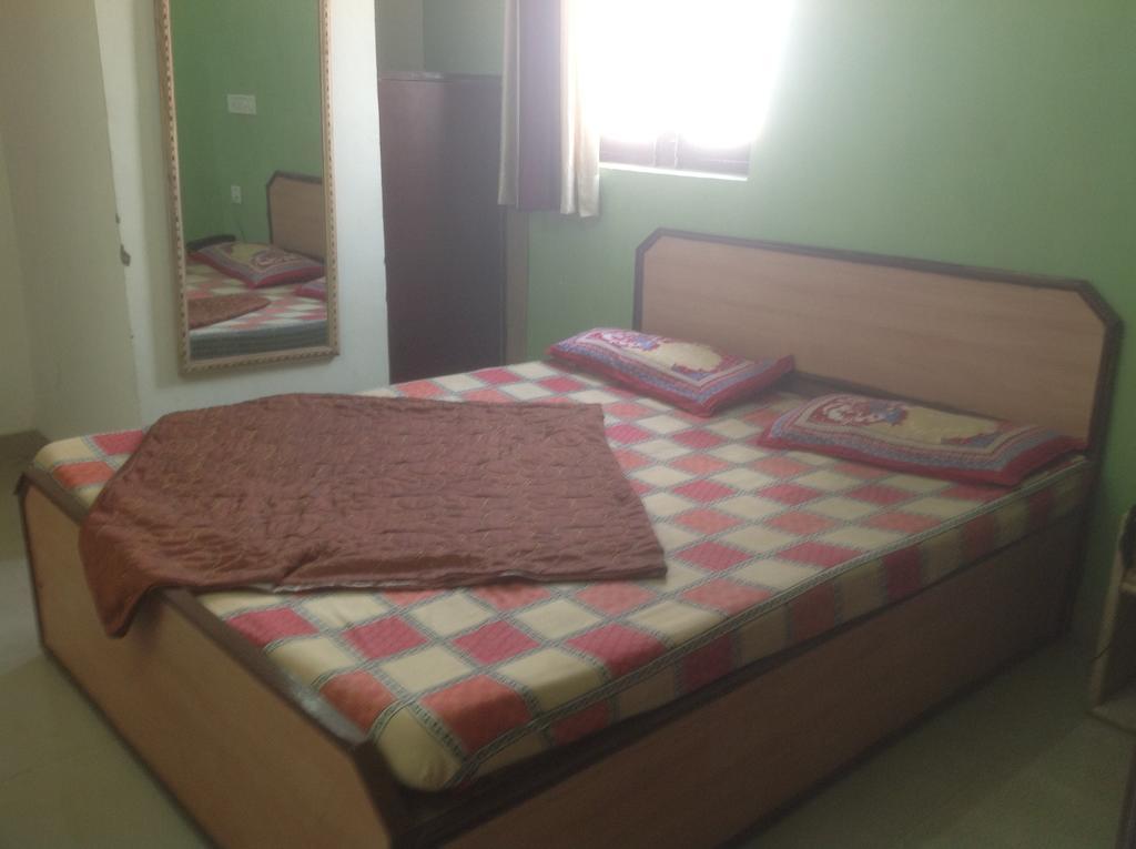 Kamal Kunj Hotel *