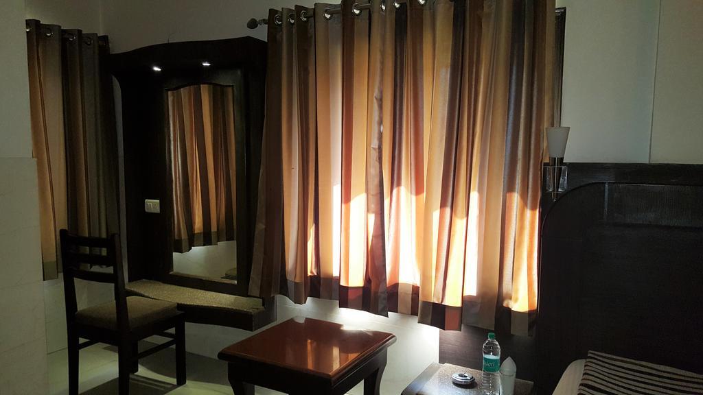 Hotel Crown Jaipur