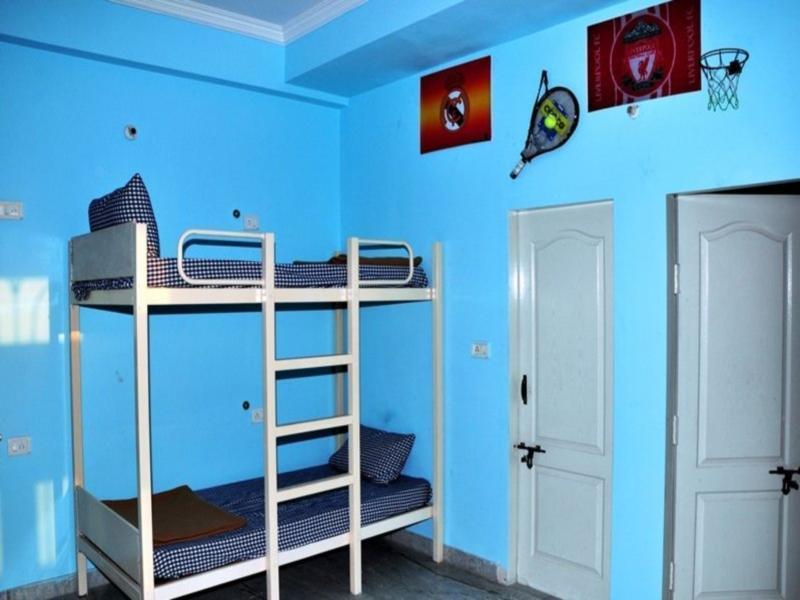 Hotel Zostel 2*