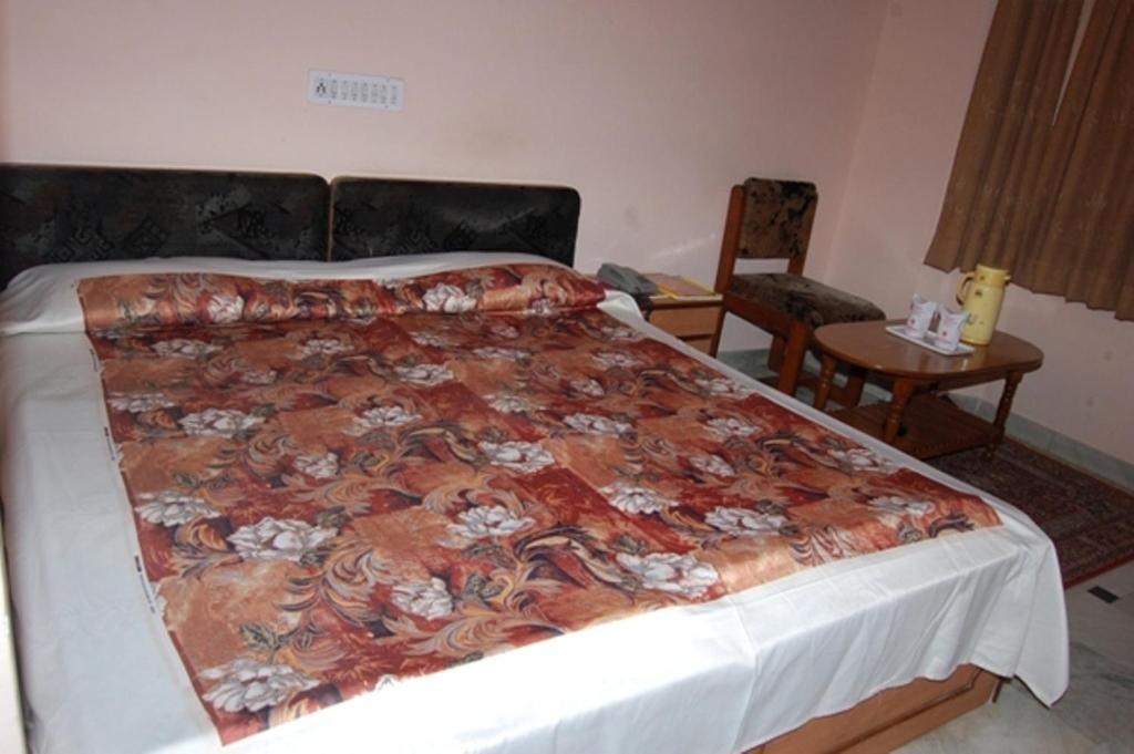 Surbhi Palace Hotel