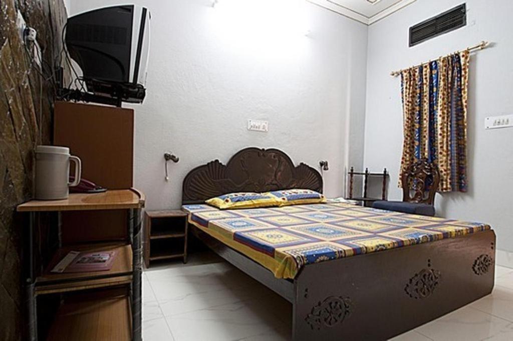 Royal Aashiyana Palace Hotel