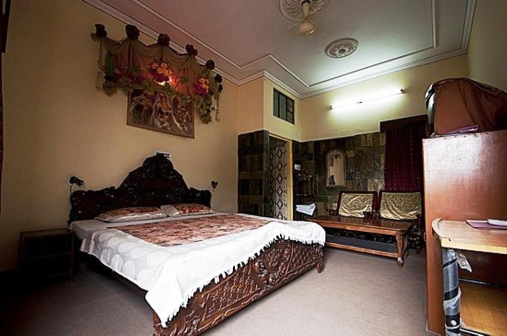 Hotel Royal Aashiyana Palace 2*