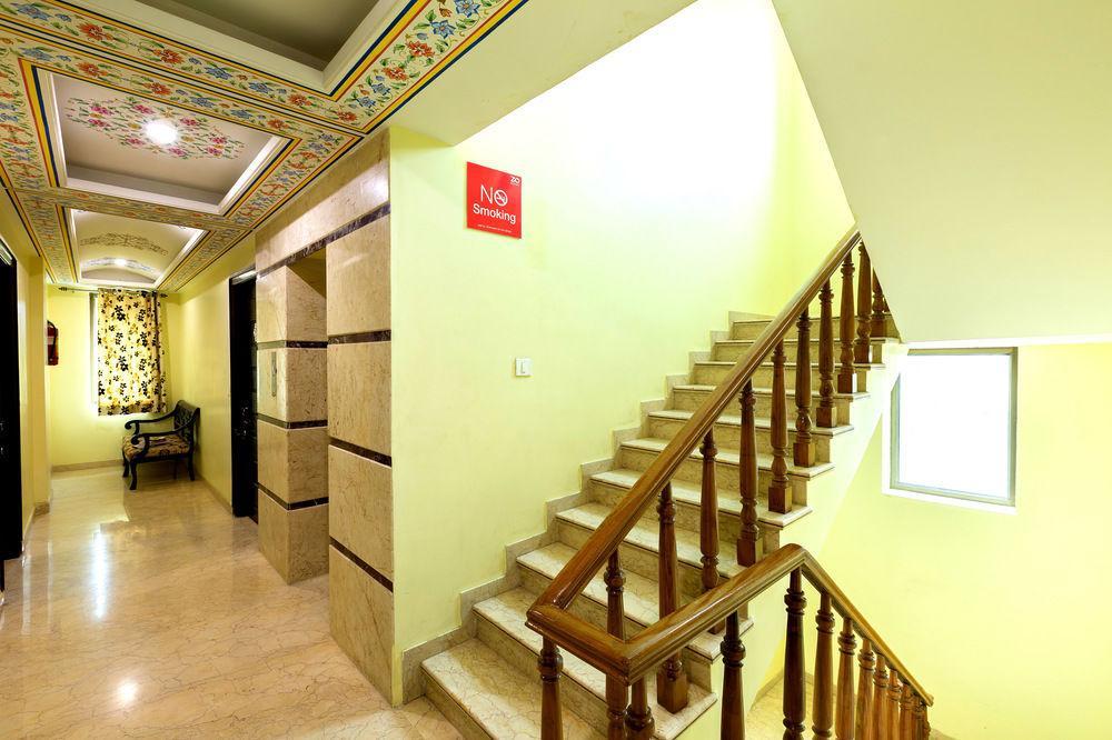 Hotel Zo Rooms Sc Road Sindhi Camp 3*