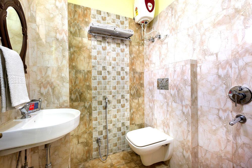 Hotel Zo Rooms Sc Road Sindhi Camp 3*