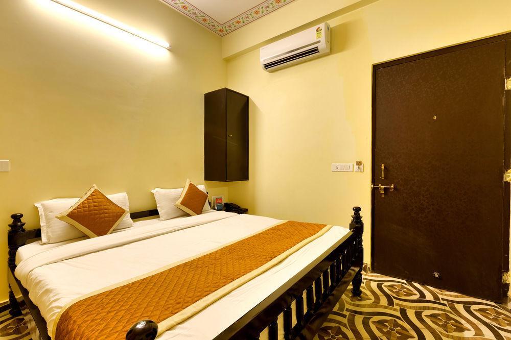 Zo Rooms Sc Road Sindhi Camp