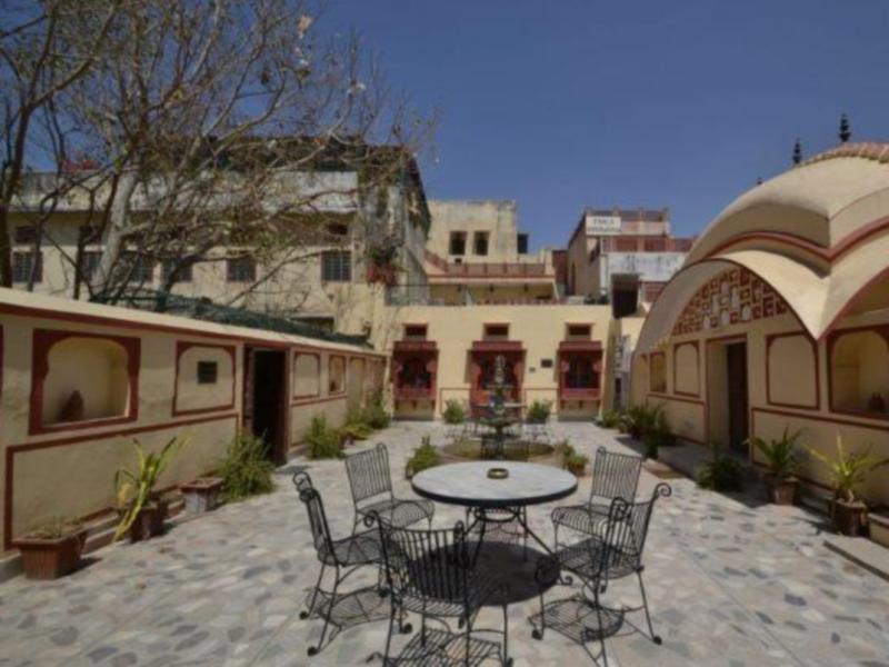 Rawla Mrignayani Palace Hotel 3*