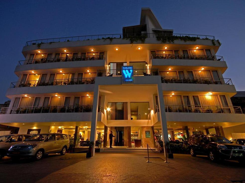 The Street Beacon, 3*