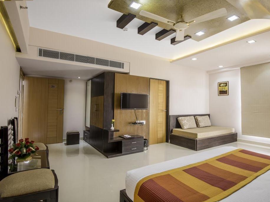 Yash Regency Hotel