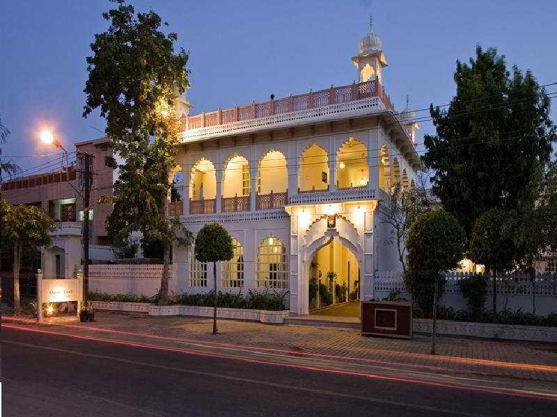 Khandwa Haveli Hotel