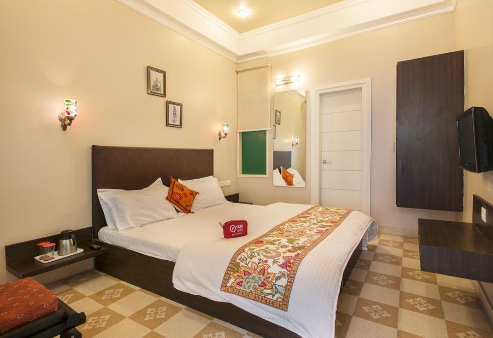 Oyo Aatish Market Hotel Jaipur